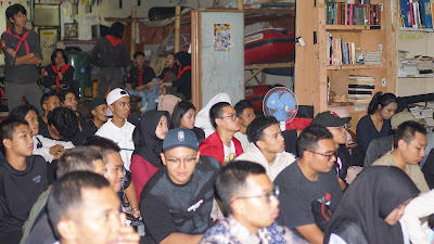 Sampul folder First Meet Astacala