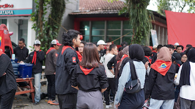 firstmeetkmpa-256.jpg