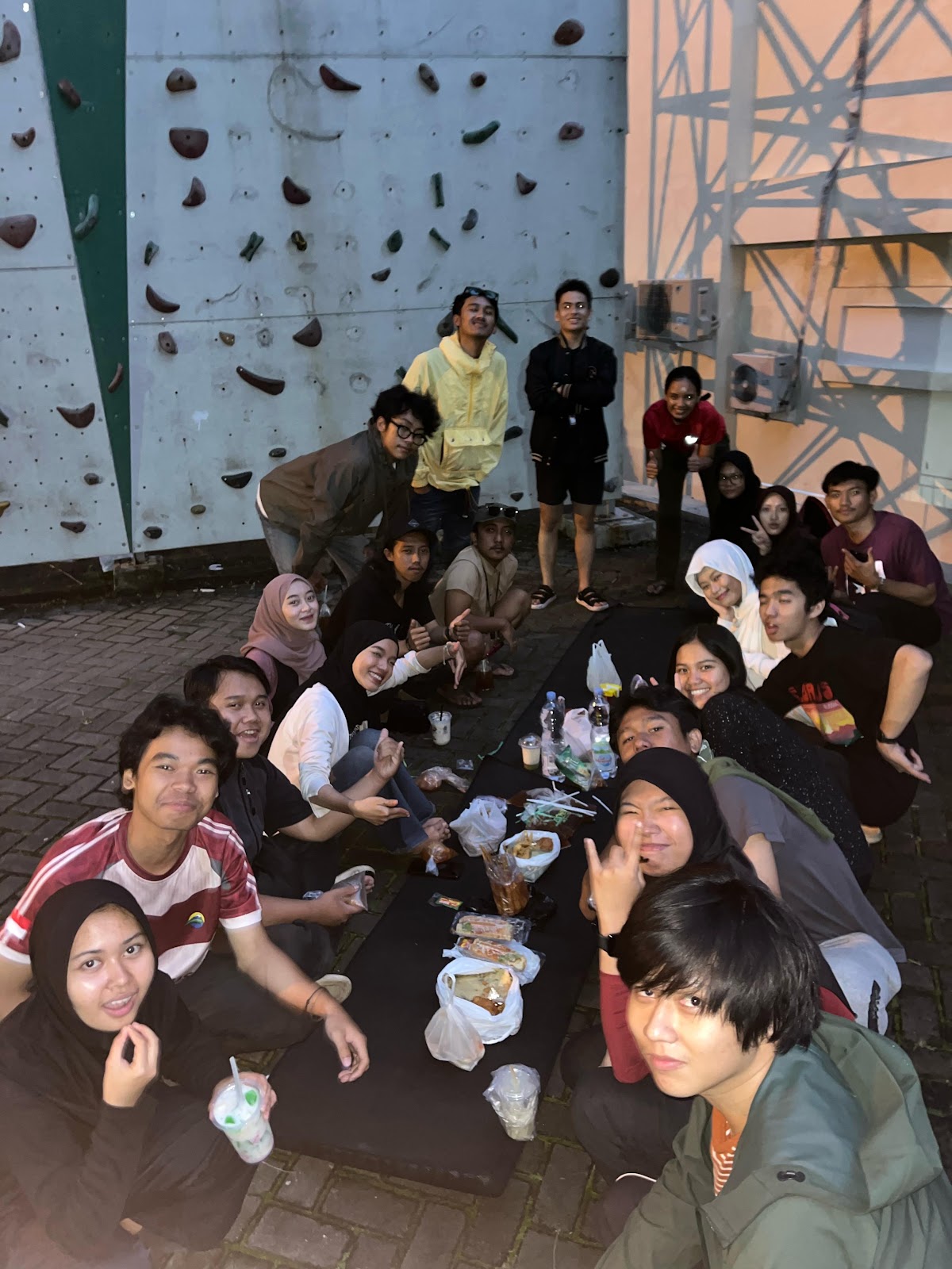 4f37a0de-26a8-45cb-ba51-0467a89b3634.jpg
