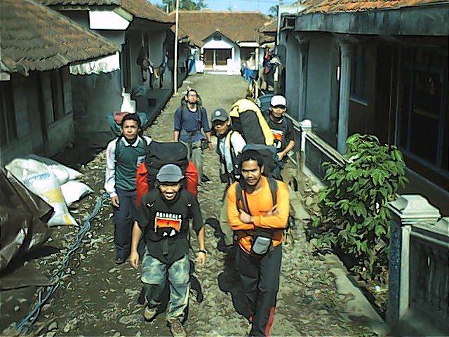 Ciremai, 20-23 September 2003 1 - 003.jpg