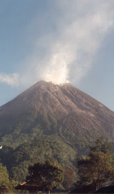 MERAPI01.JPG